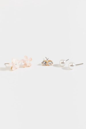 Joelle Floral Pearl Stud Set