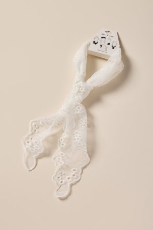 Robin Lace Floral Eyelet Scarf